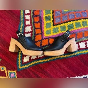 Charlotte Stone Bonnie Platform Clog Black